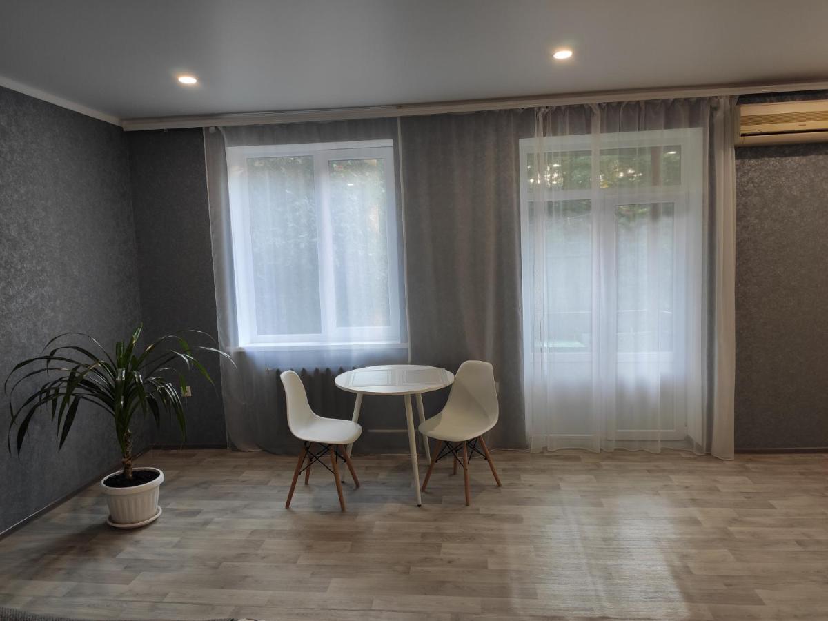 Две Уютные Квартиры В Центре Города Дзержинка - New Apartments Krivói Rog Exterior foto